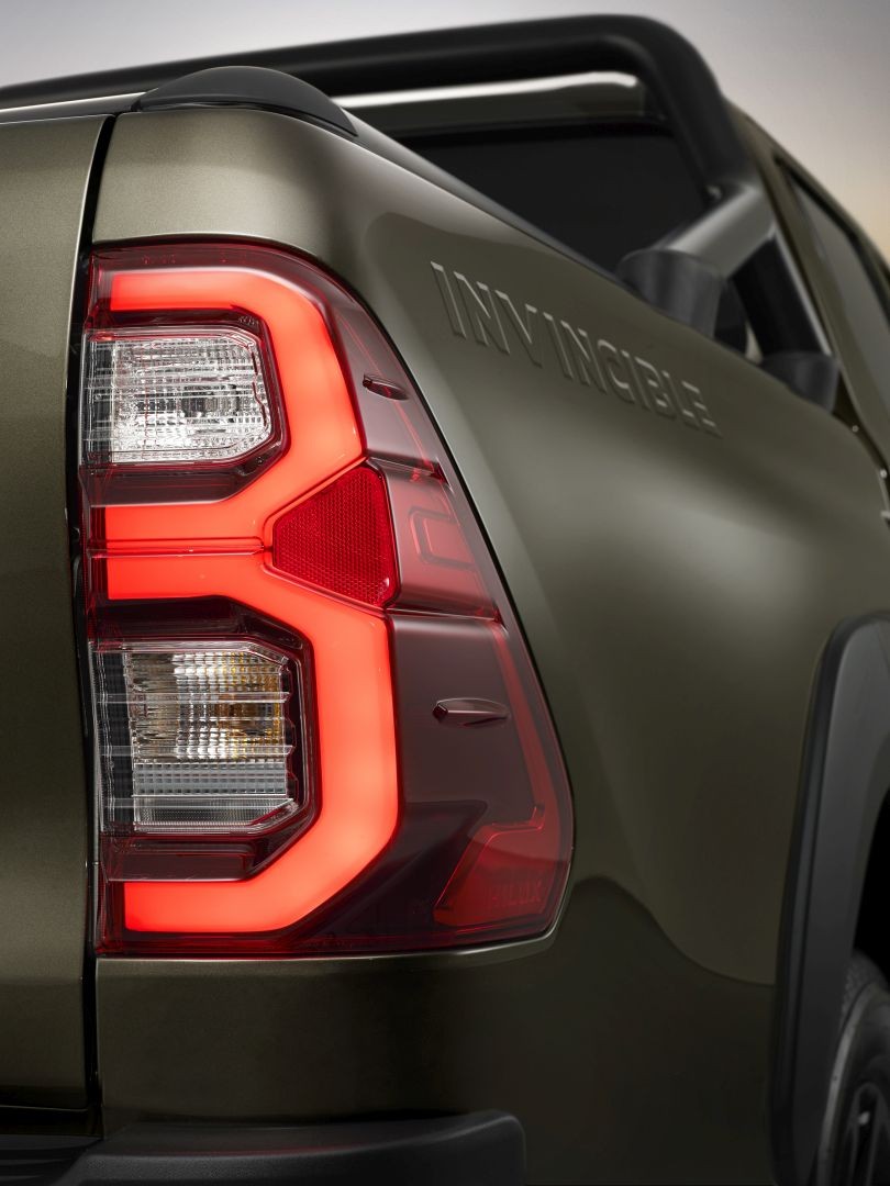 Toyota Hilux Double Cab photo 12