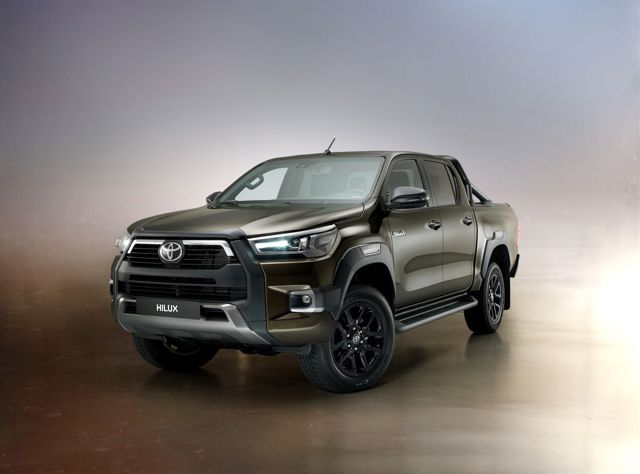 Toyota Hilux Double Cab photo 2