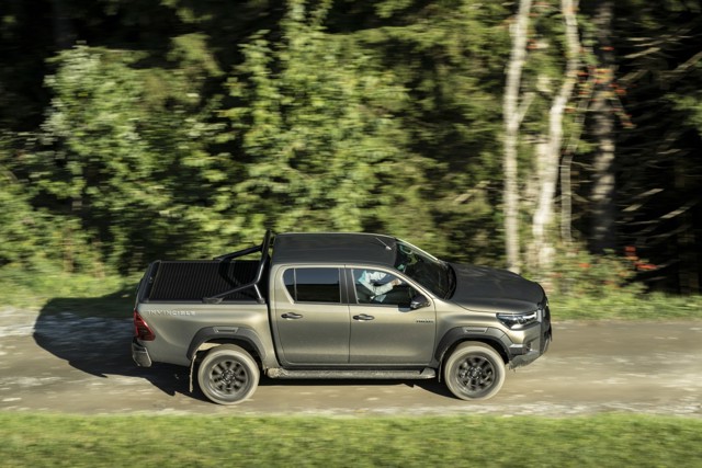 Toyota Hilux Double Cab photo 28