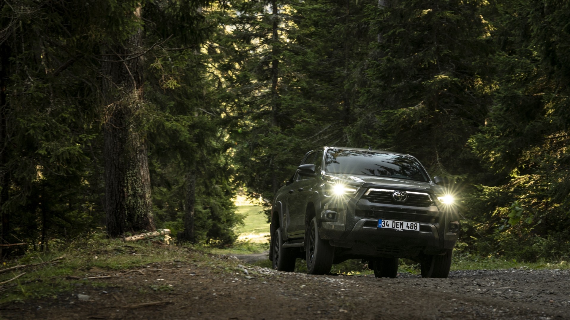 Toyota Hilux Double Cab photo 36