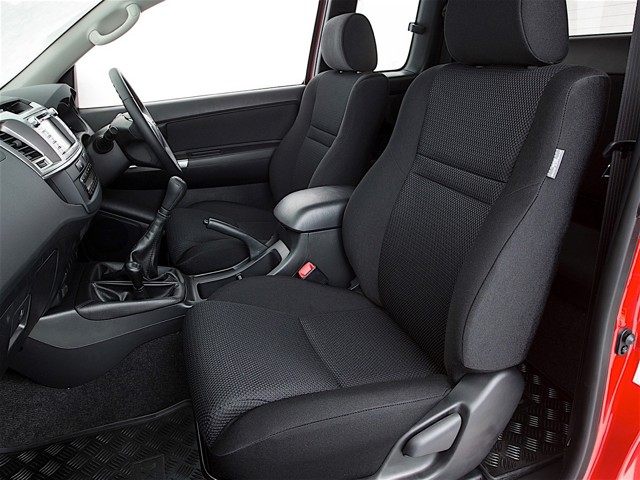 Toyota Hilux Extra Cab foto 26