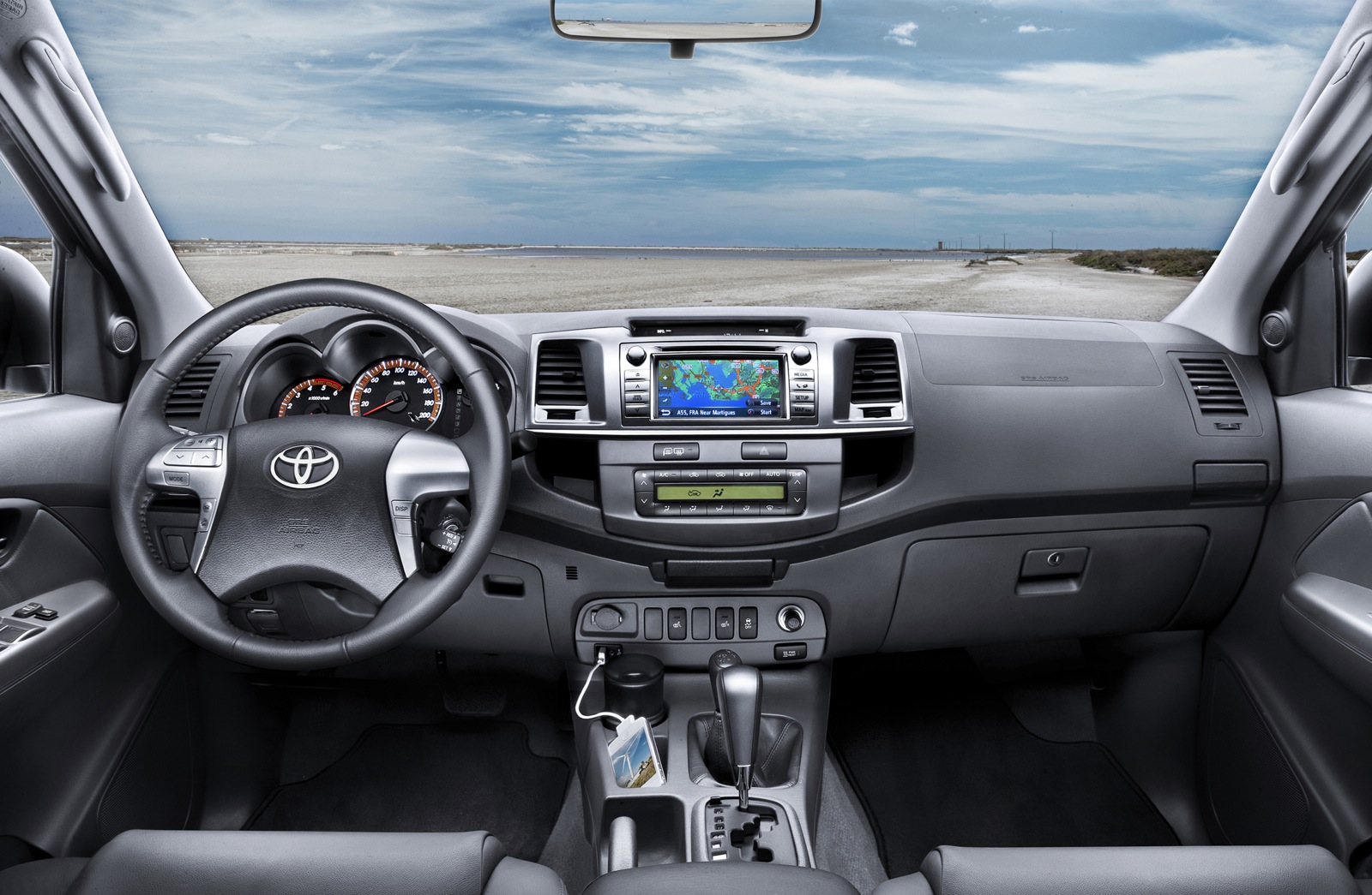 Toyota Hilux Extra Cab photo 16