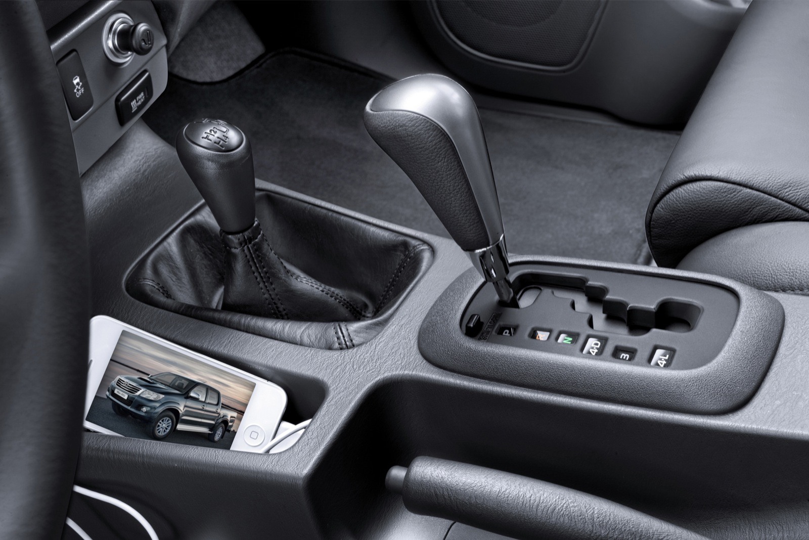 Toyota Hilux Extra Cab photo 19