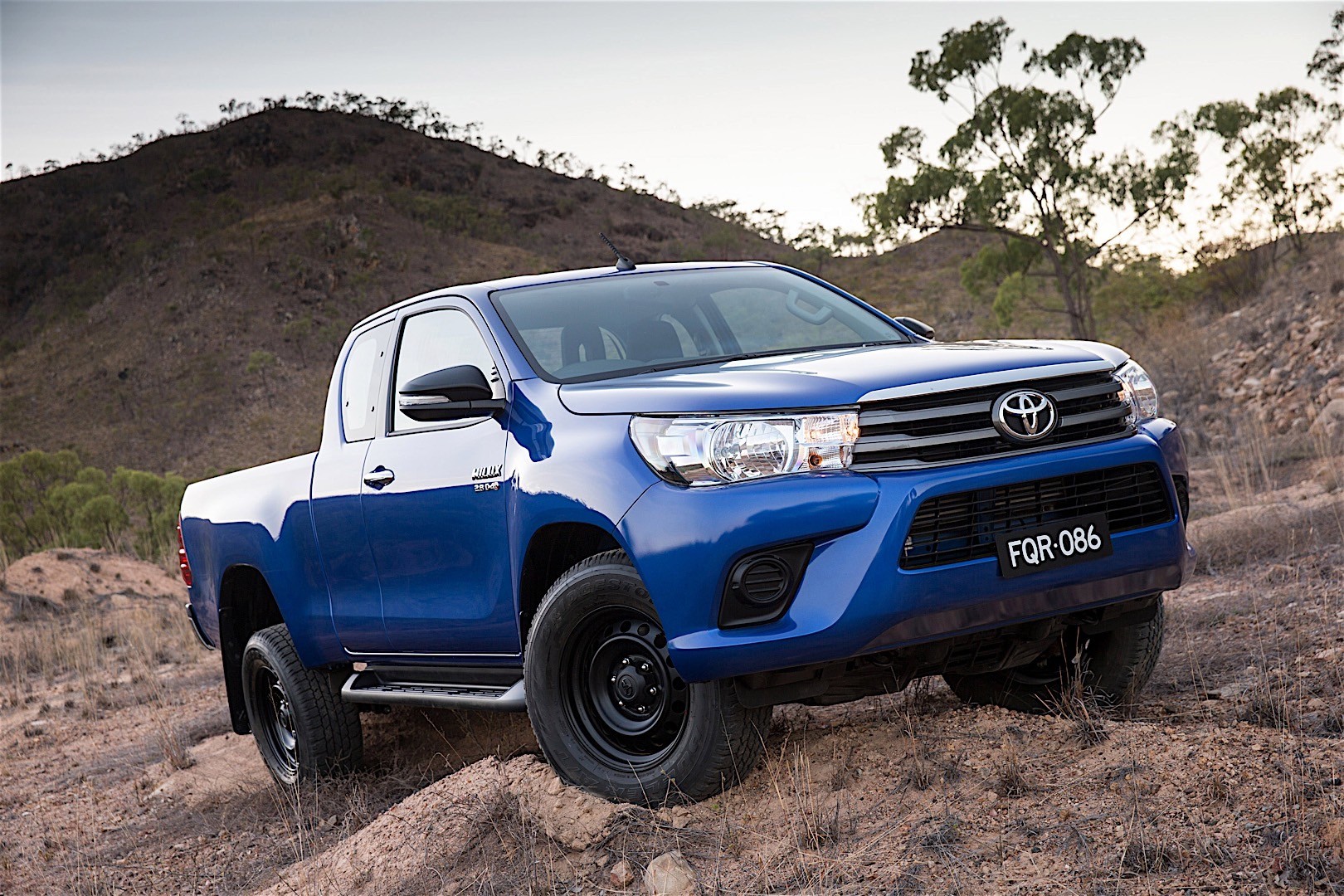 Toyota Hilux Extra Cab photo 5