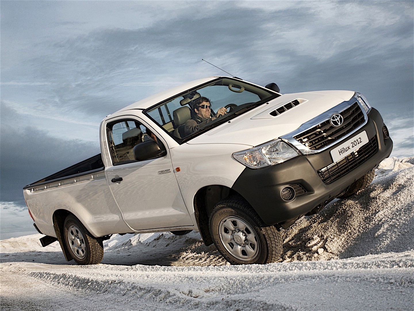 Toyota Hilux Single Cab photo 6