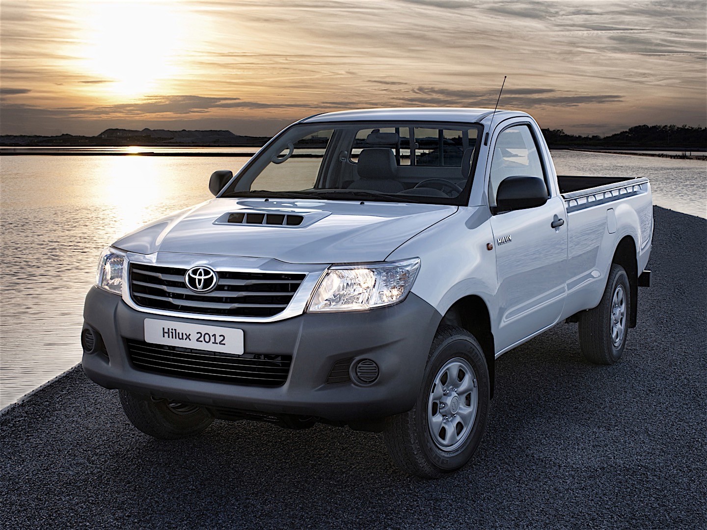 Toyota Hilux Single Cab photo 7