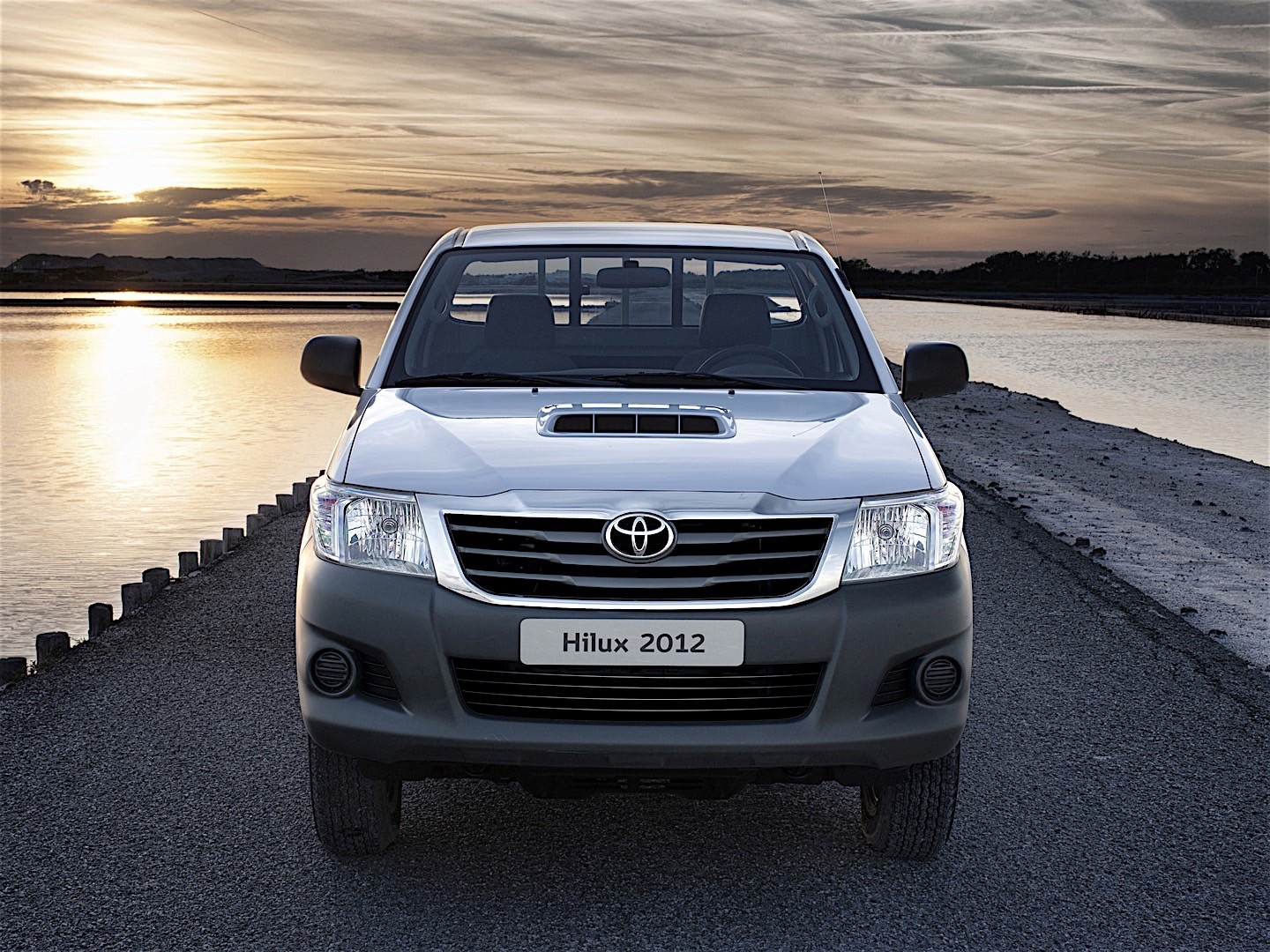 Toyota Hilux Single Cab photo 11