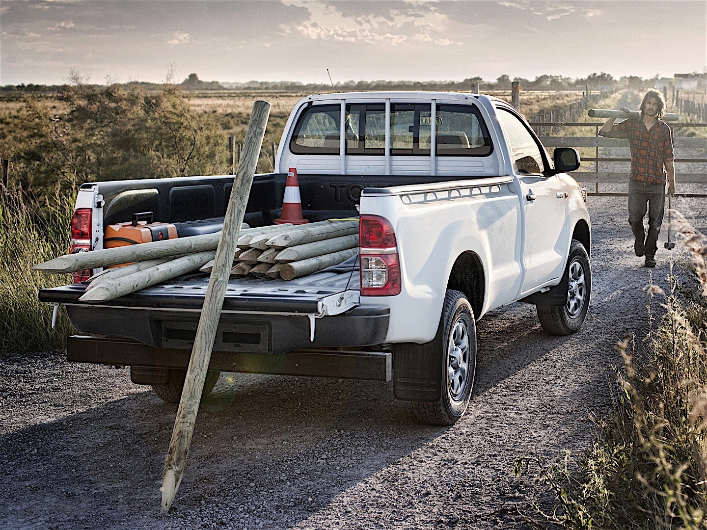 Toyota Hilux Single Cab photo 19