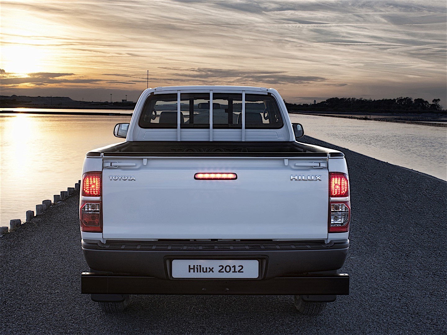 Toyota Hilux Single Cab photo 20