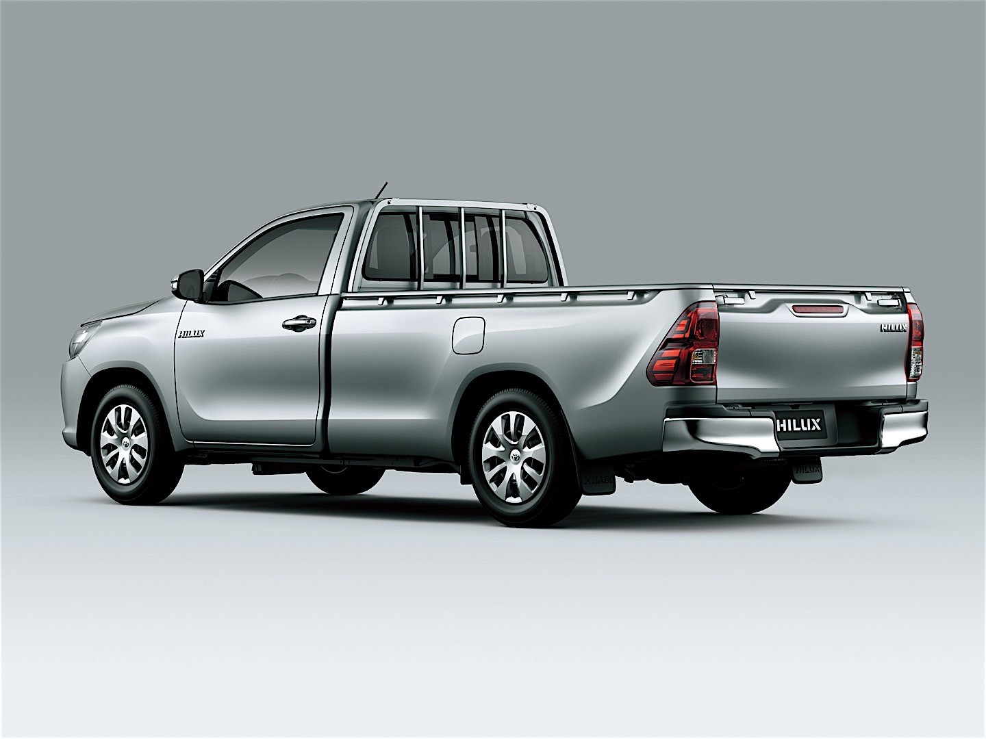 Toyota Hilux Single Cab photo 2