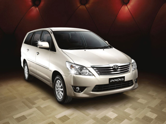 Toyota Innova foto 1