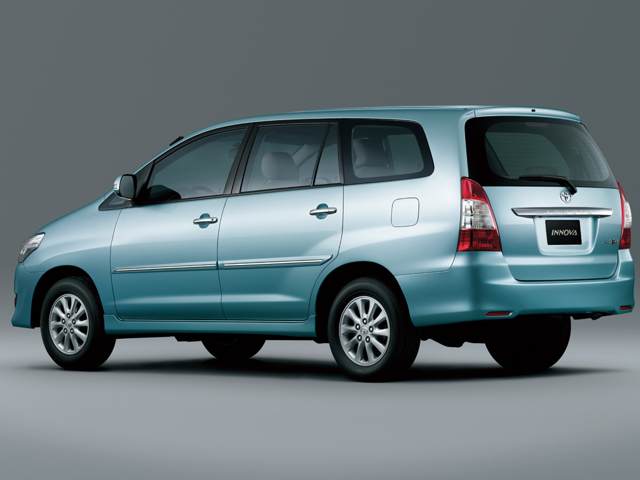 Toyota Innova foto 11