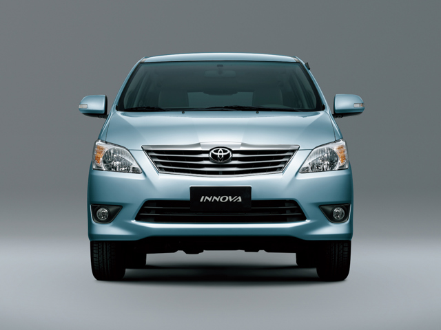 Toyota Innova foto 12