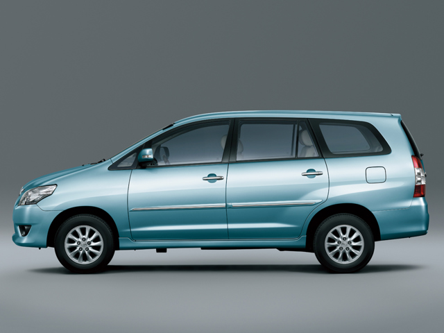 Toyota Innova foto 13