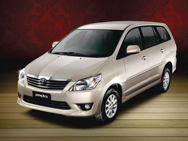 Toyota Innova foto 2