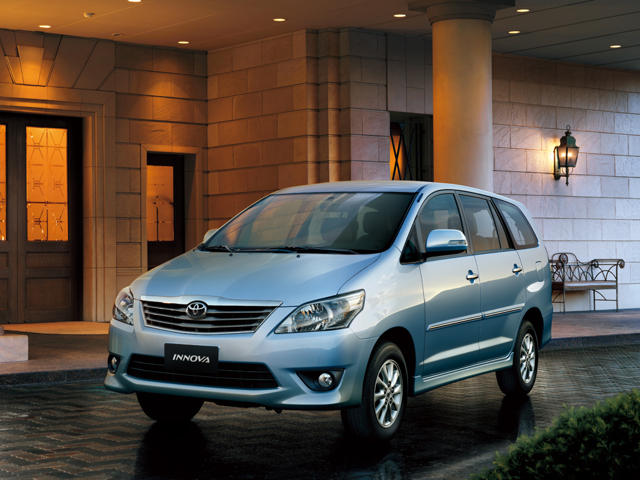 Toyota Innova foto 5