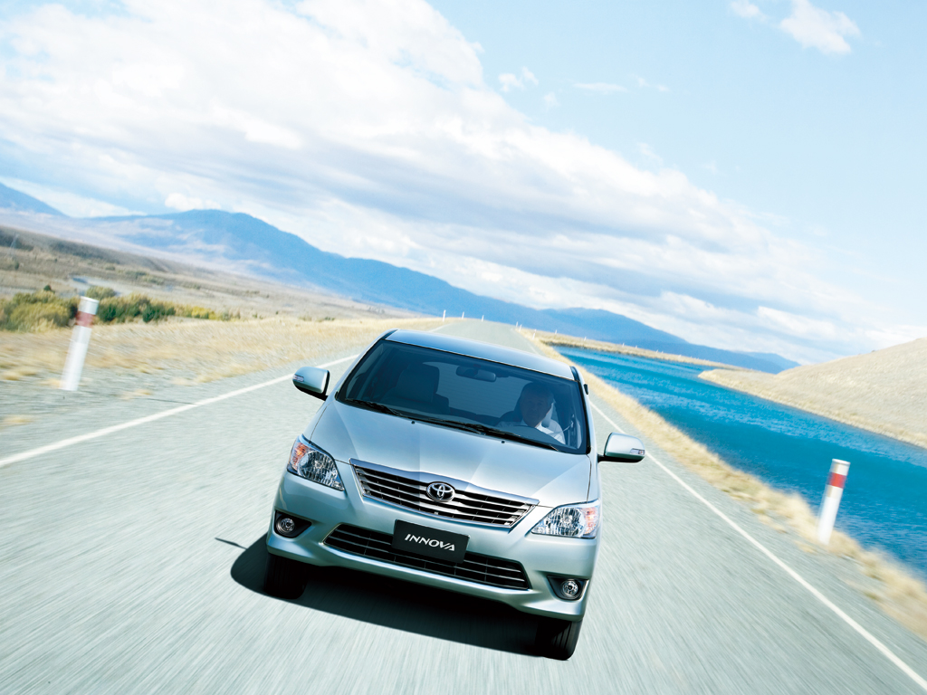 Toyota Innova photo 8