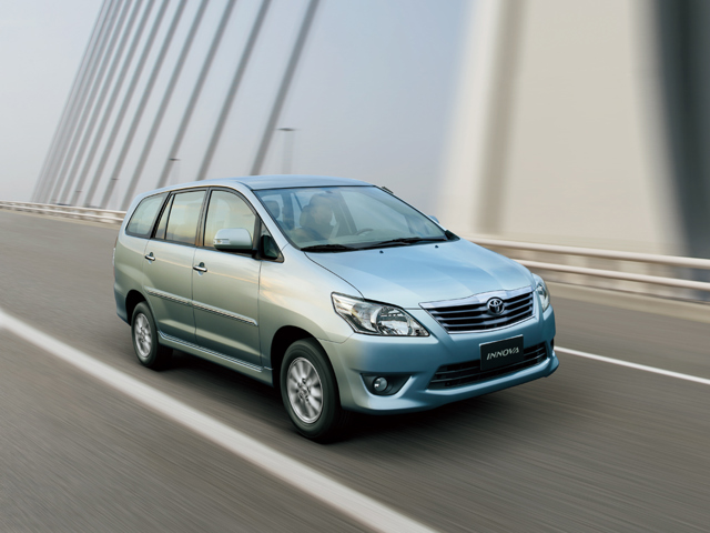 Toyota Innova foto 9