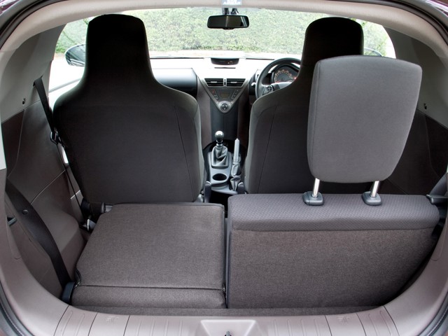 Toyota Iq photo 148