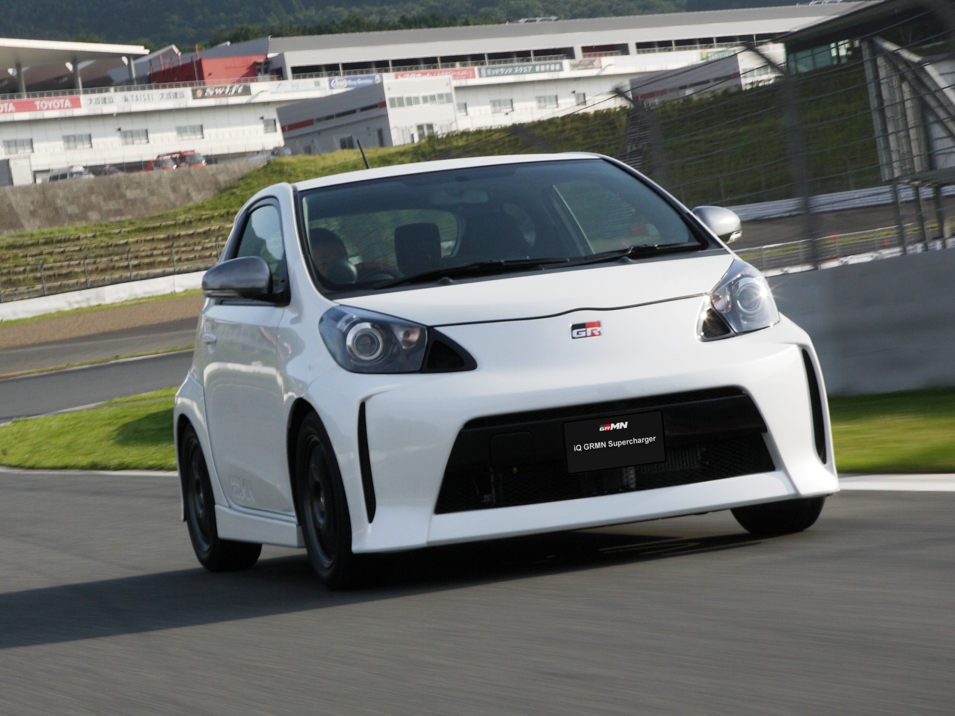 Toyota Iq photo 50