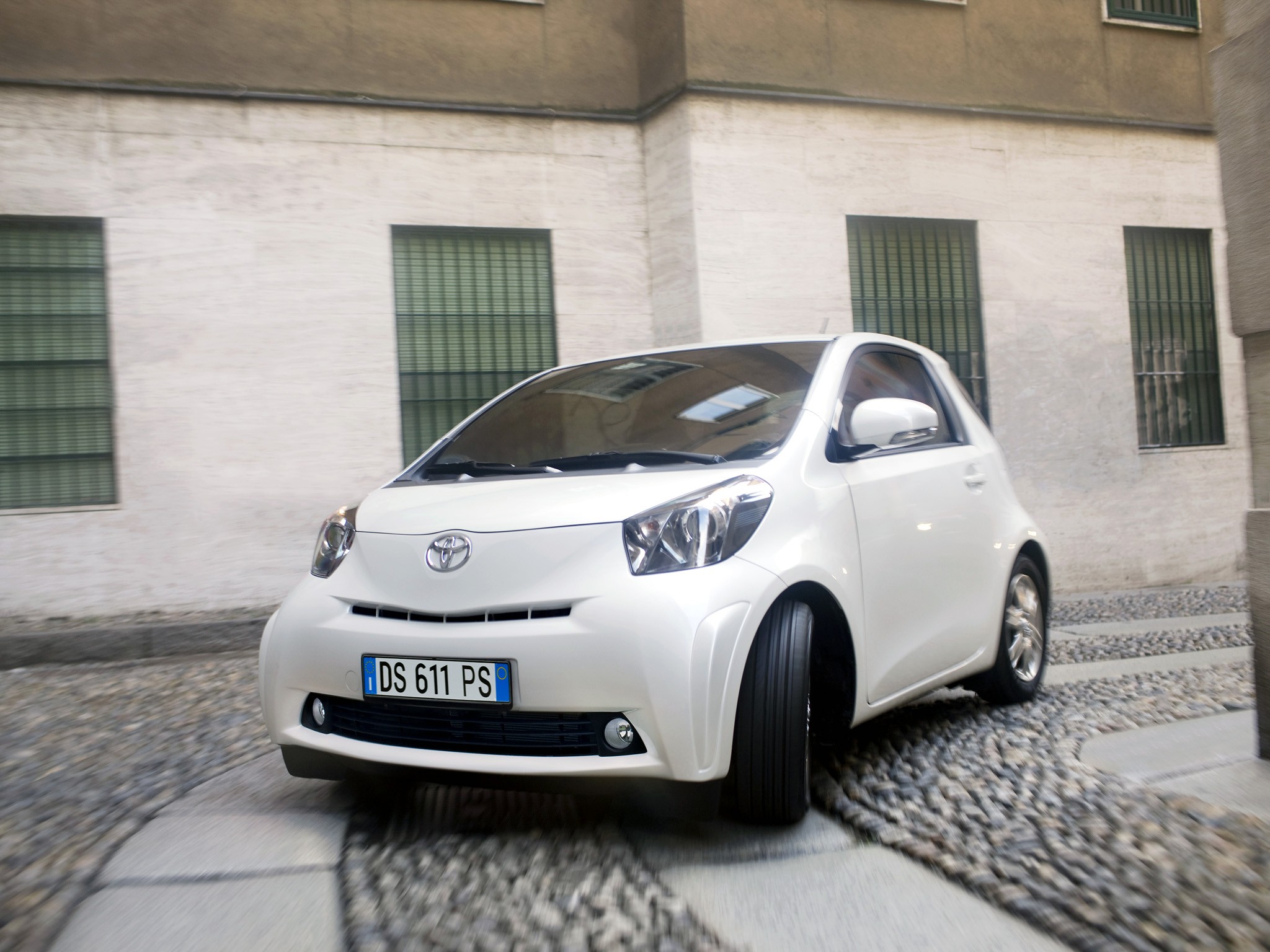 Toyota Iq photo 75