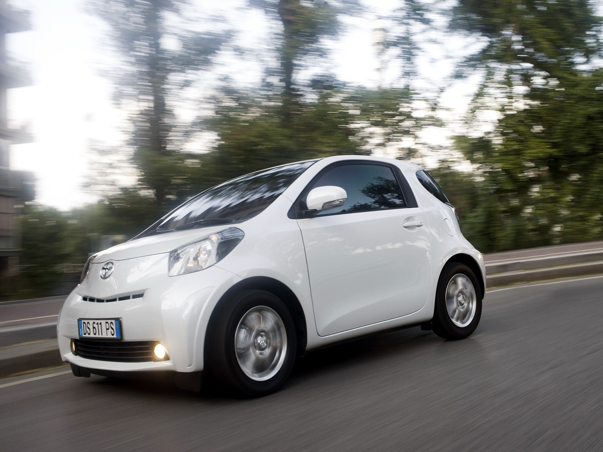 Toyota Iq photo 77