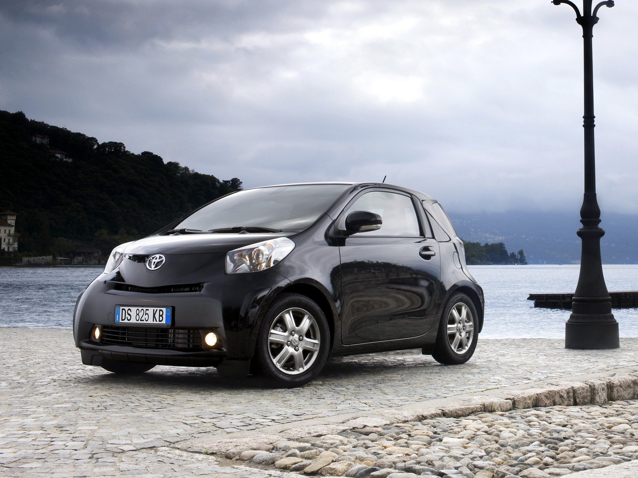 Toyota Iq photo 86