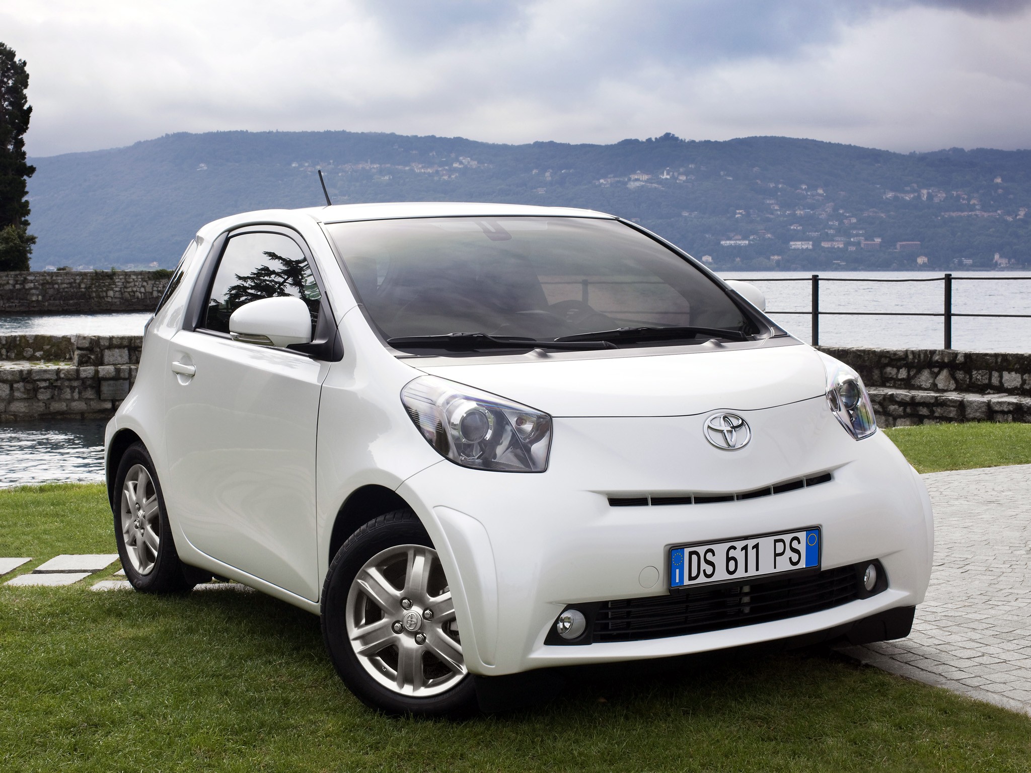 Toyota Iq photo 91