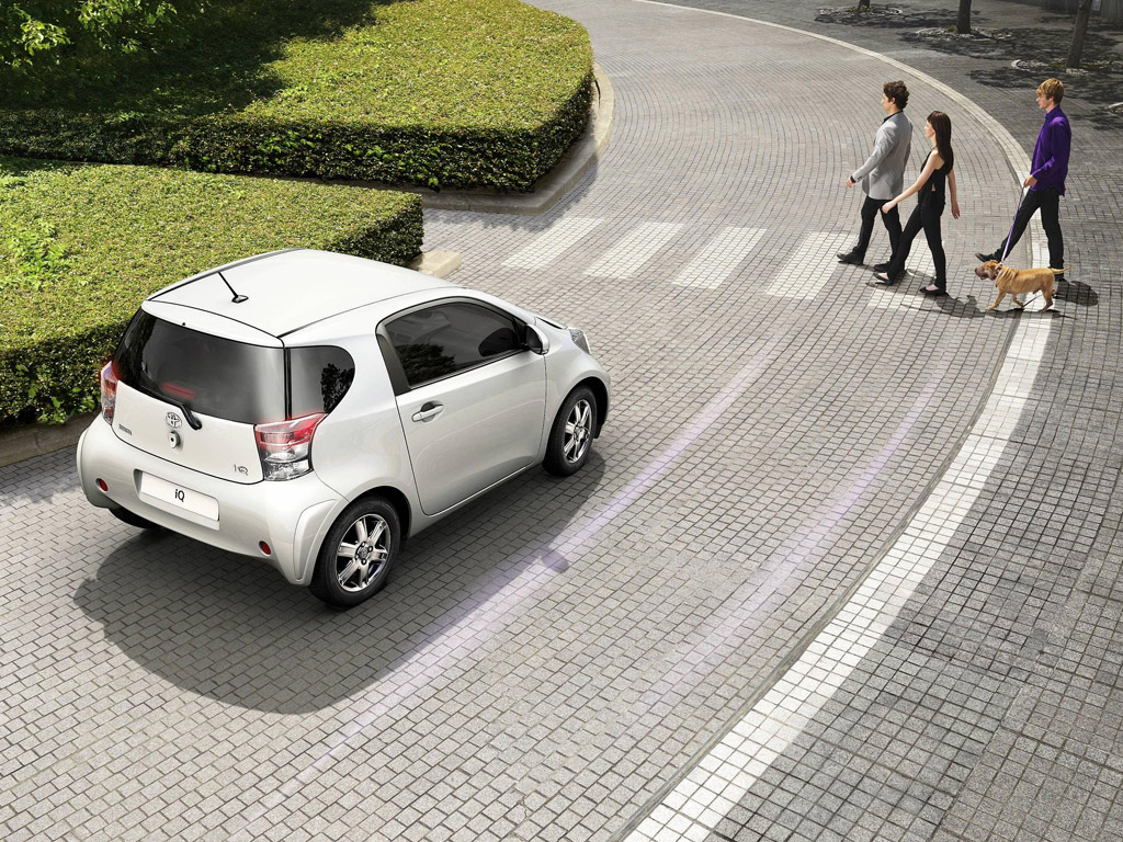 Toyota Iq photo 29