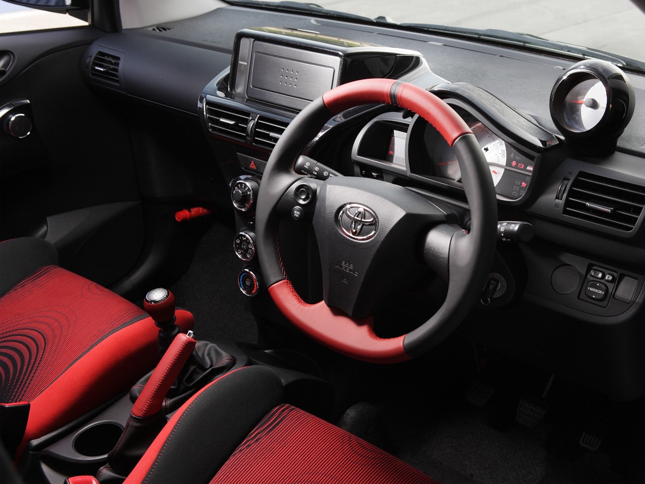 Toyota Iq photo 135