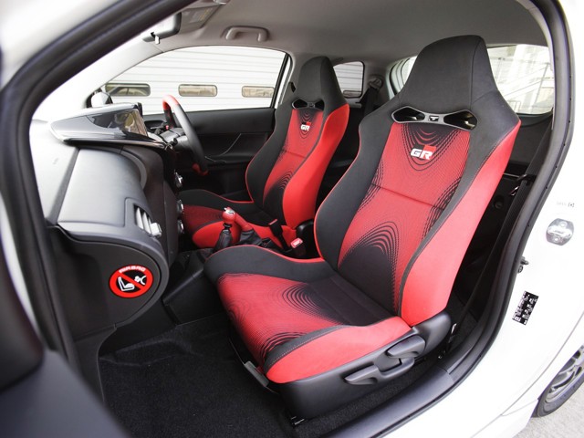 Toyota Iq photo 136