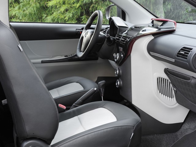 Toyota Iq photo 141