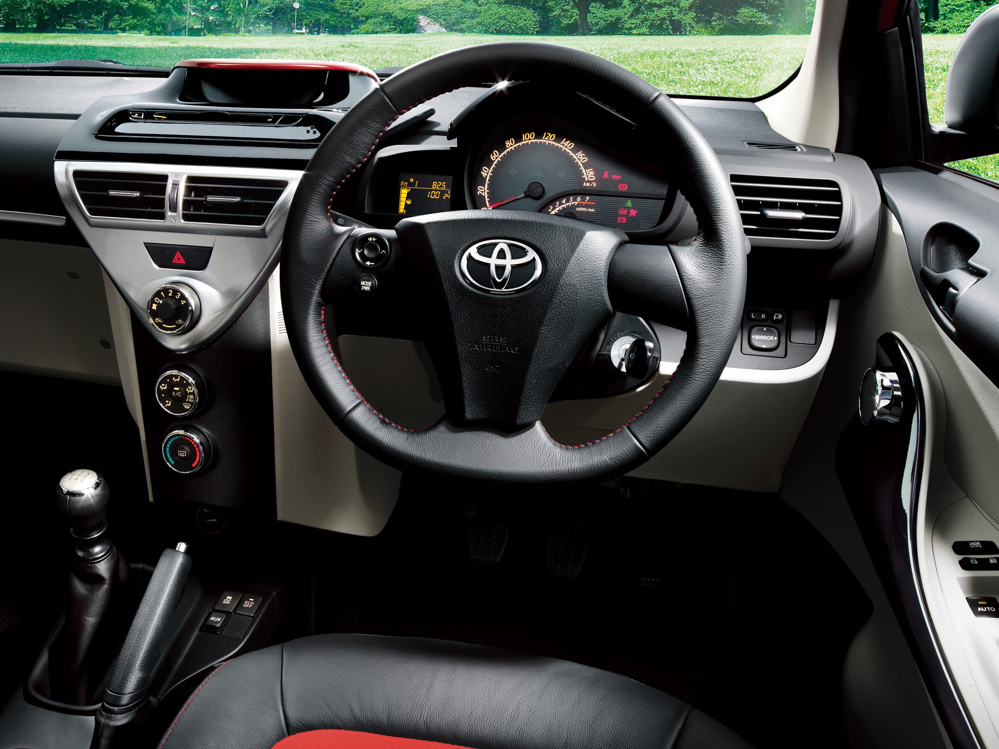 Toyota Iq photo 144
