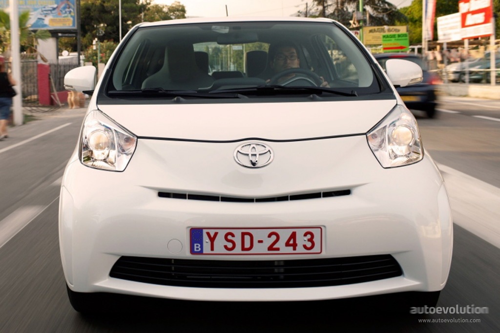 Toyota Iq photo 10