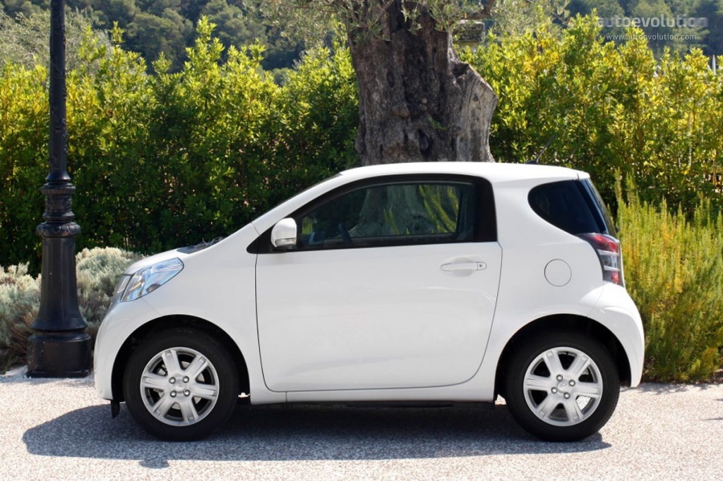 Toyota Iq photo 11