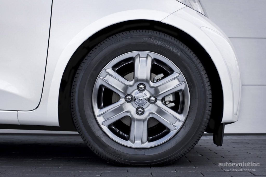 Toyota Iq photo 22