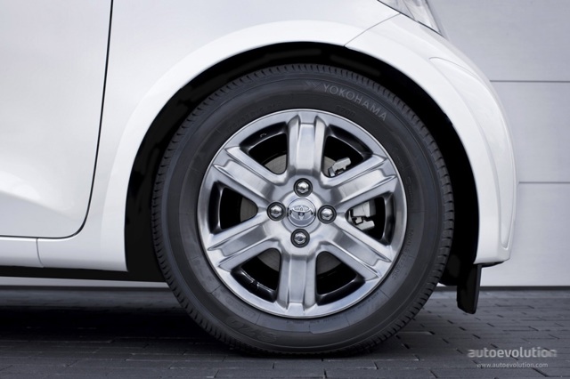 Toyota Iq photo 22