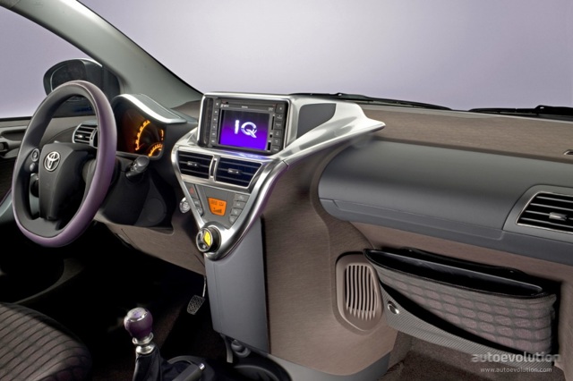 Toyota Iq photo 96