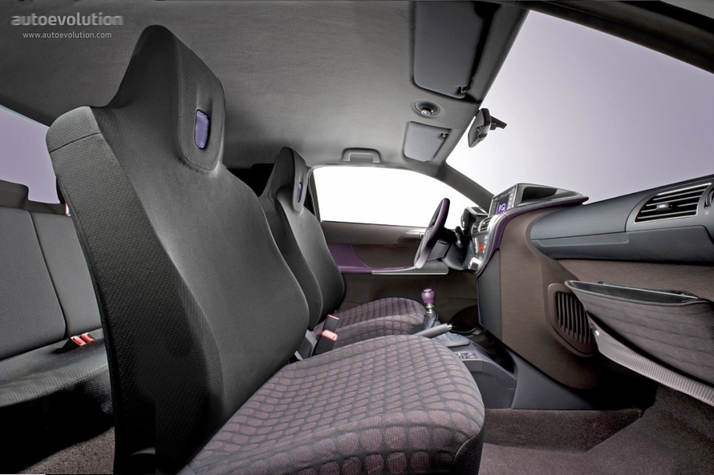 Toyota Iq photo 98
