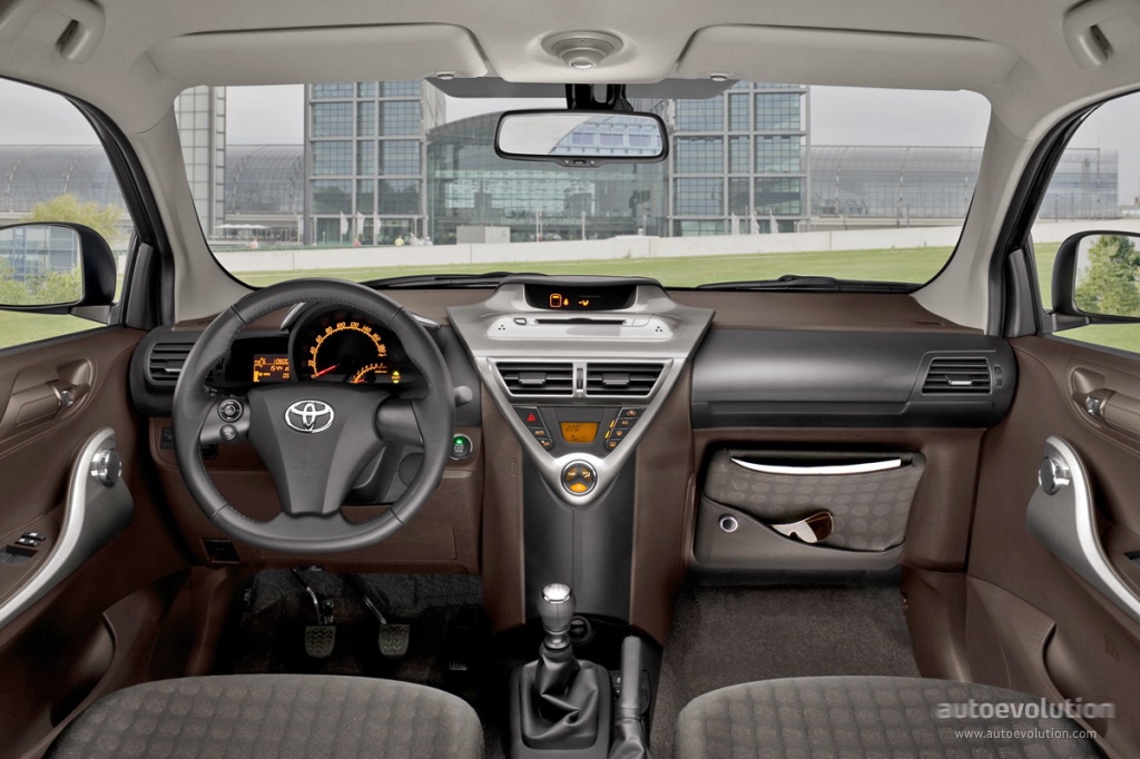 Toyota Iq photo 115