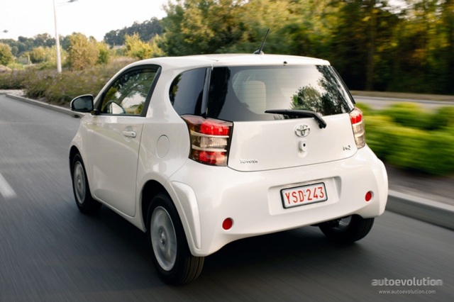 Toyota Iq photo 8