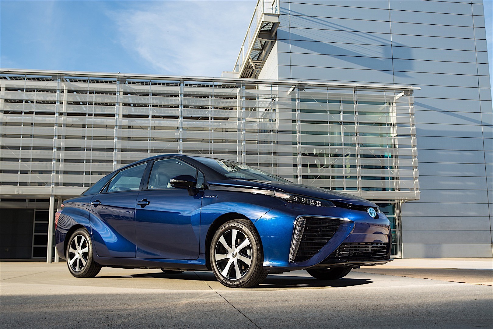 Toyota Mirai photo 5