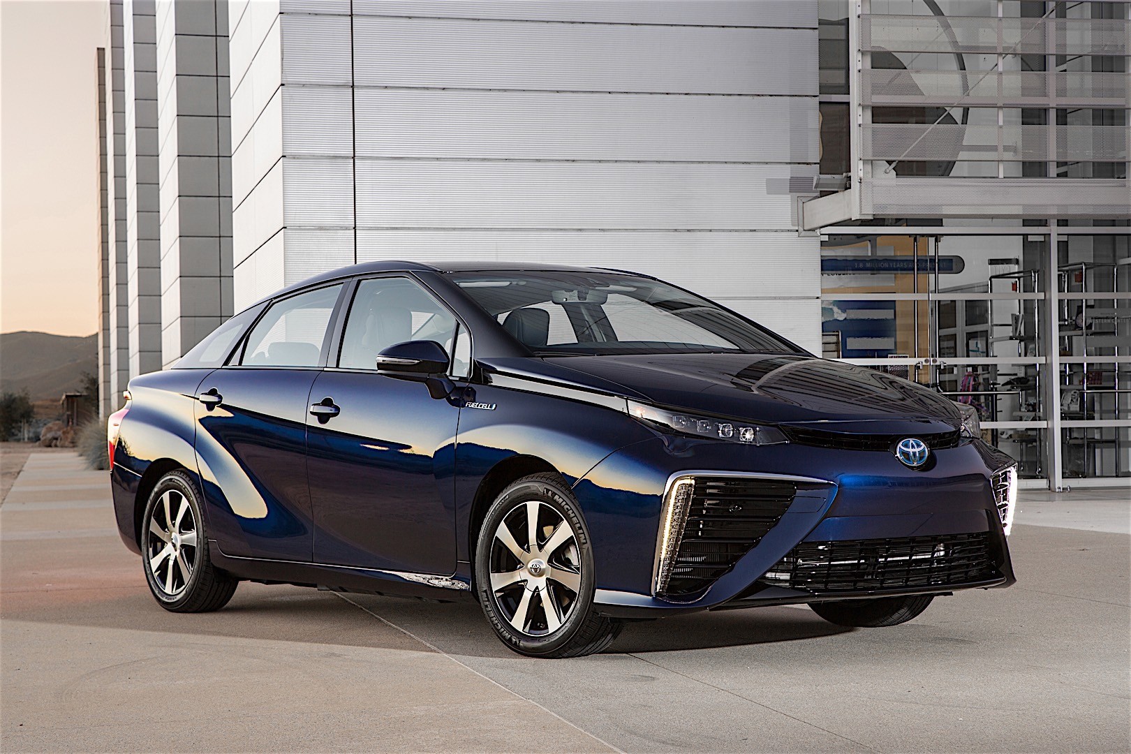 Toyota Mirai photo 6