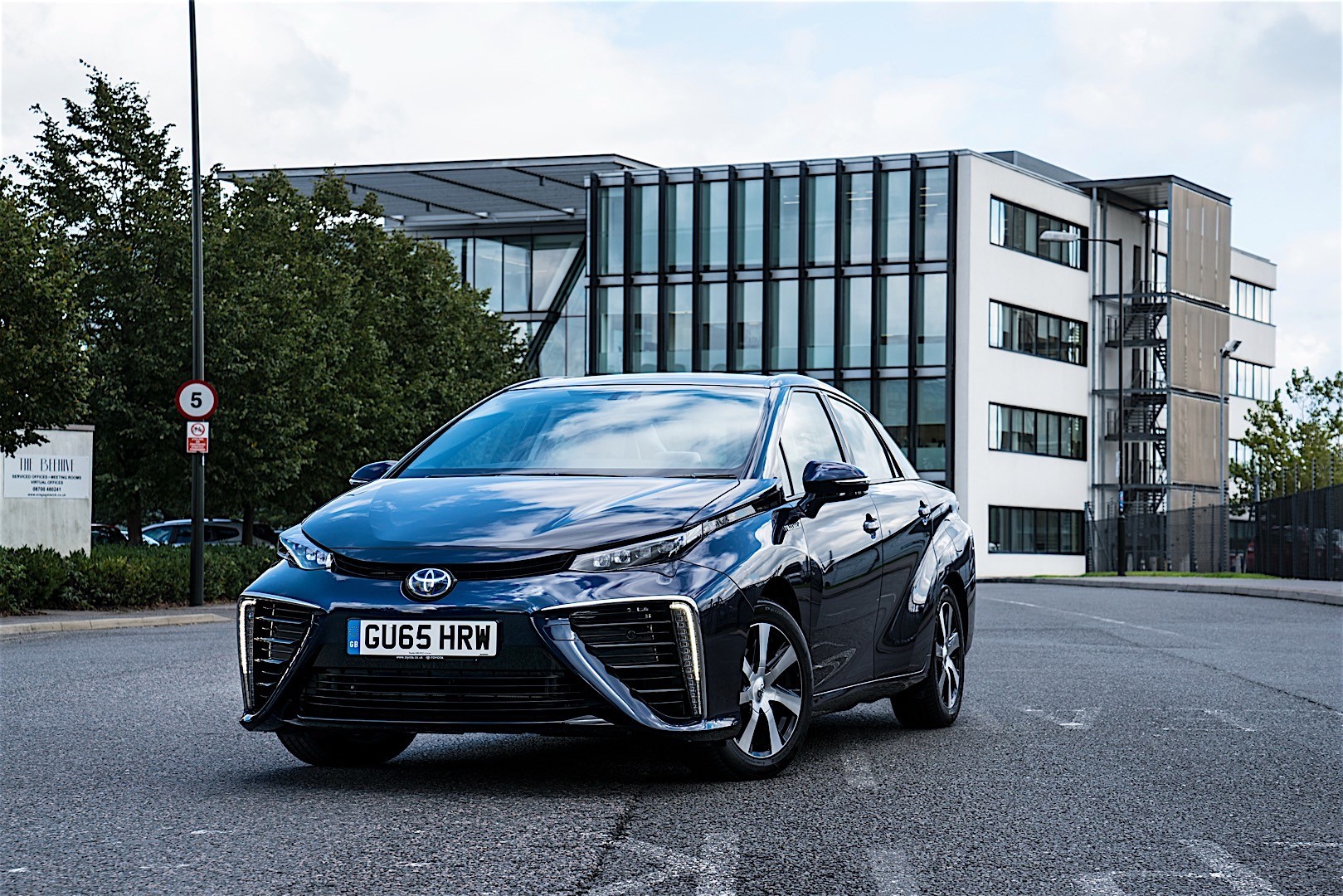 Toyota Mirai photo 8