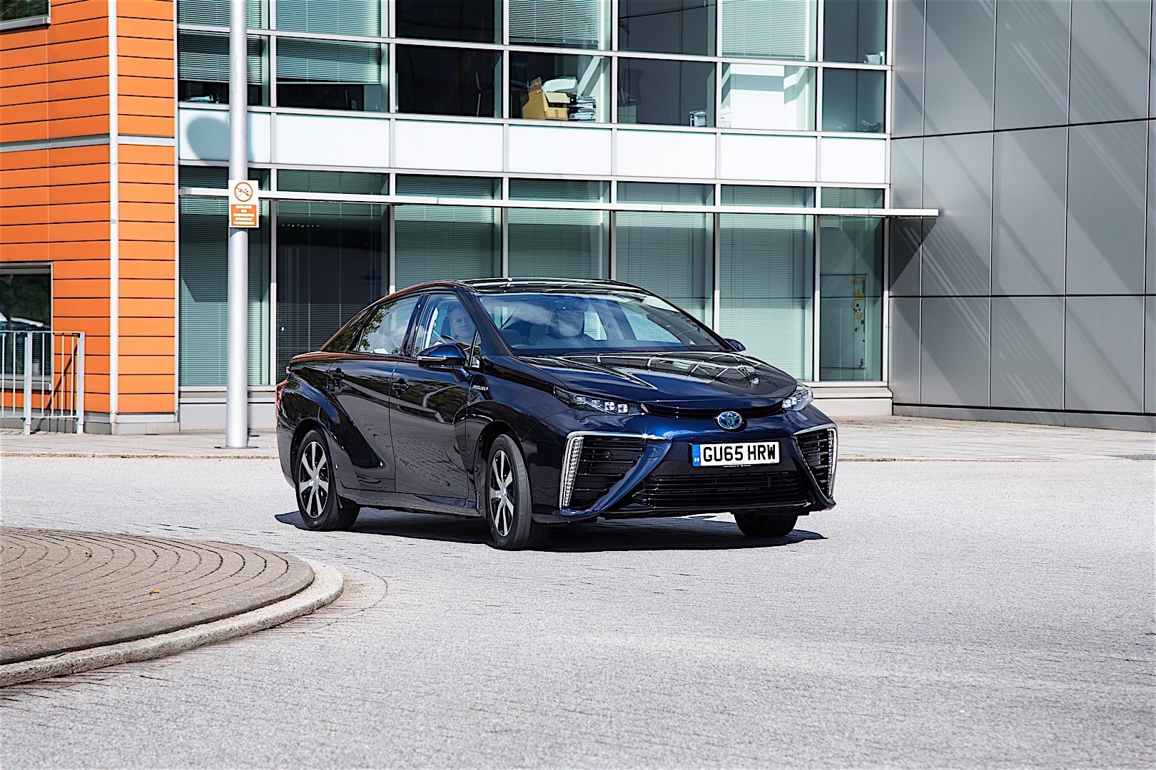 Toyota Mirai photo 10