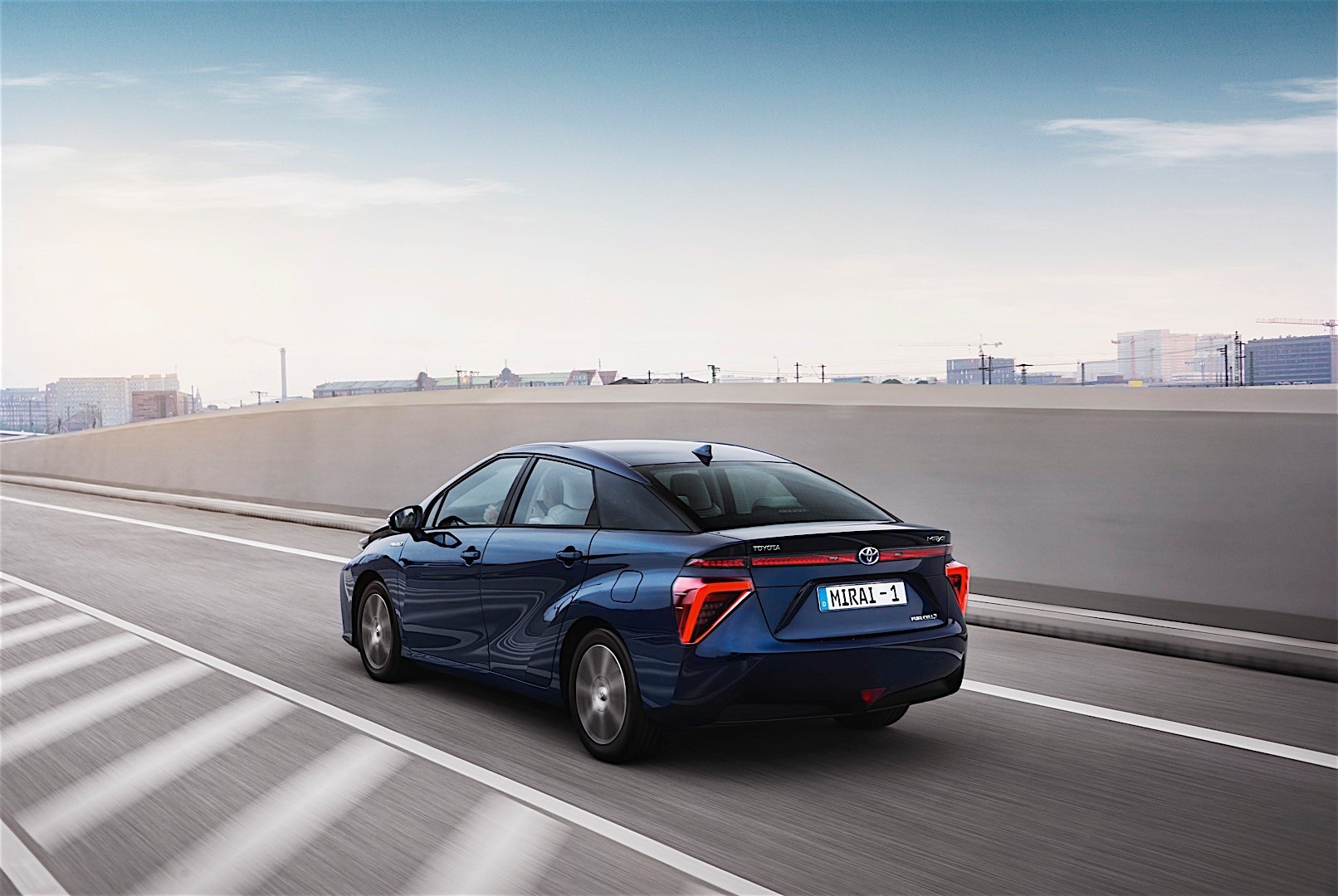 Toyota Mirai photo 24