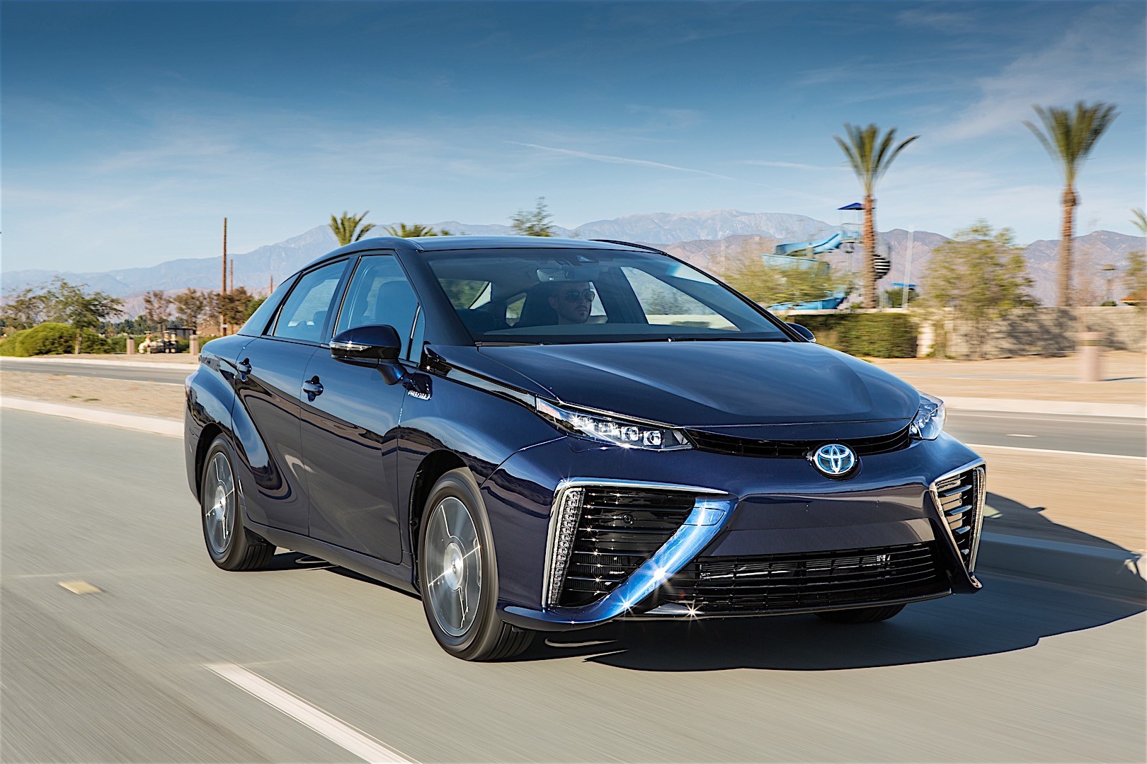 Toyota Mirai photo 29