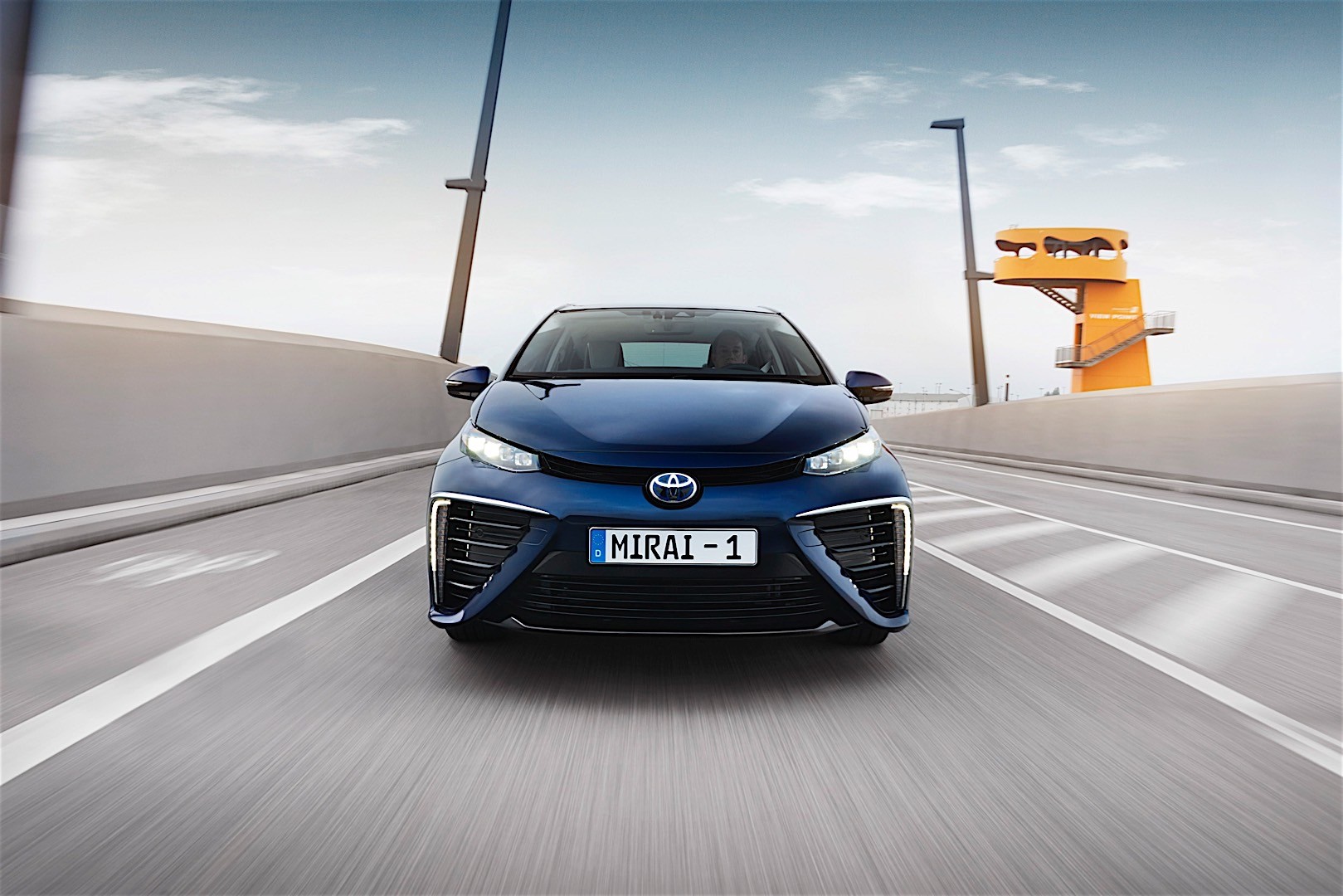 Toyota Mirai photo 33