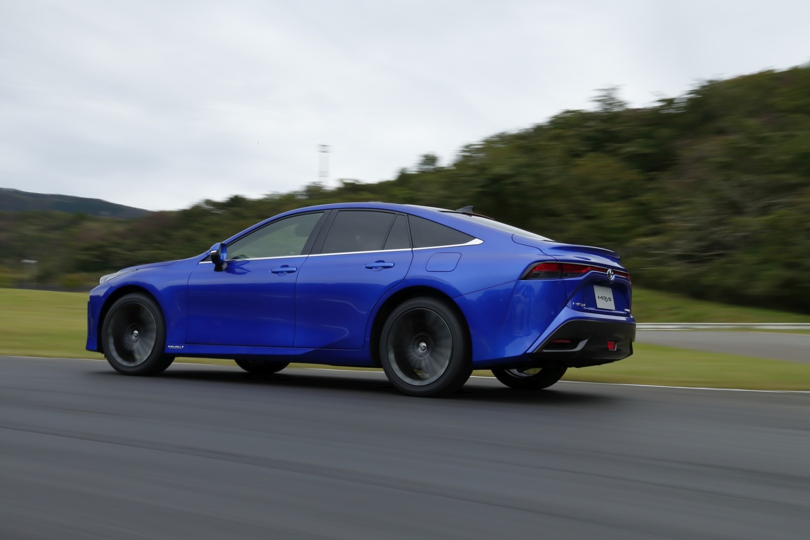 Toyota Mirai photo 10