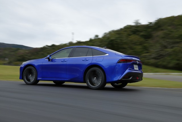 Toyota Mirai photo 10